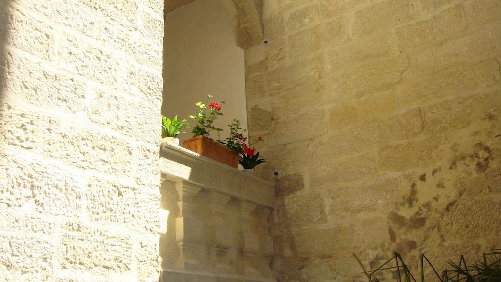 לינה וארוחת בוקר Uzès Le Richelieu מראה חיצוני תמונה