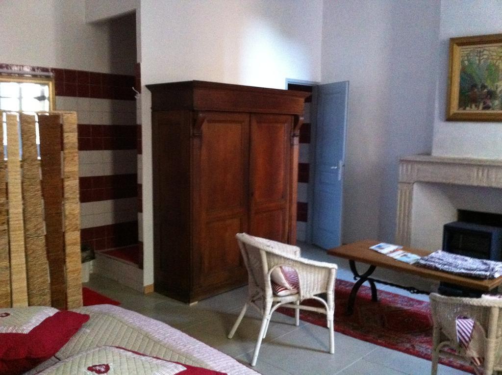 לינה וארוחת בוקר Uzès Le Richelieu מראה חיצוני תמונה
